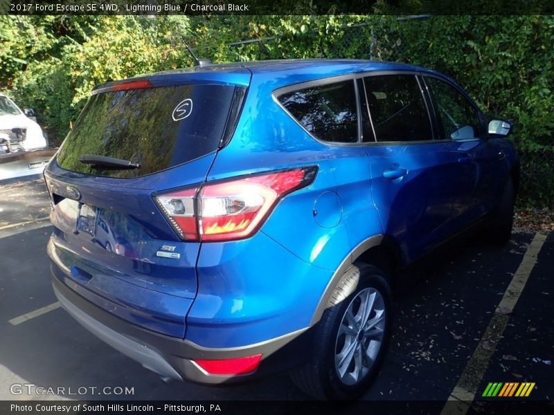 Lightning Blue / Charcoal Black 2017 Ford Escape SE 4WD