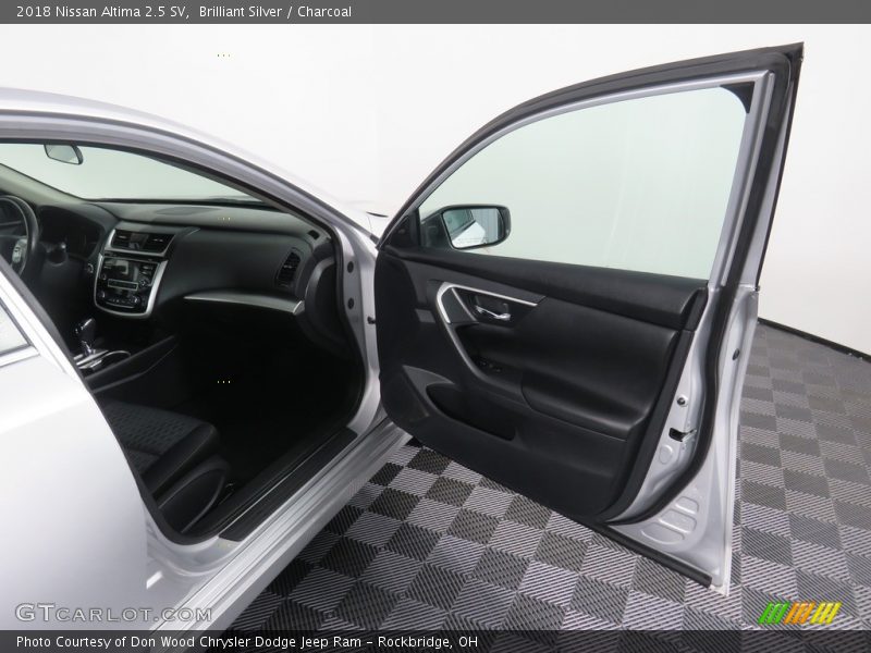 Brilliant Silver / Charcoal 2018 Nissan Altima 2.5 SV