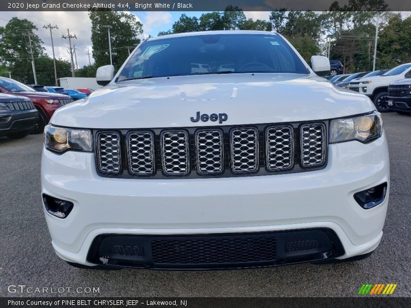 Bright White / Black 2020 Jeep Grand Cherokee Altitude 4x4