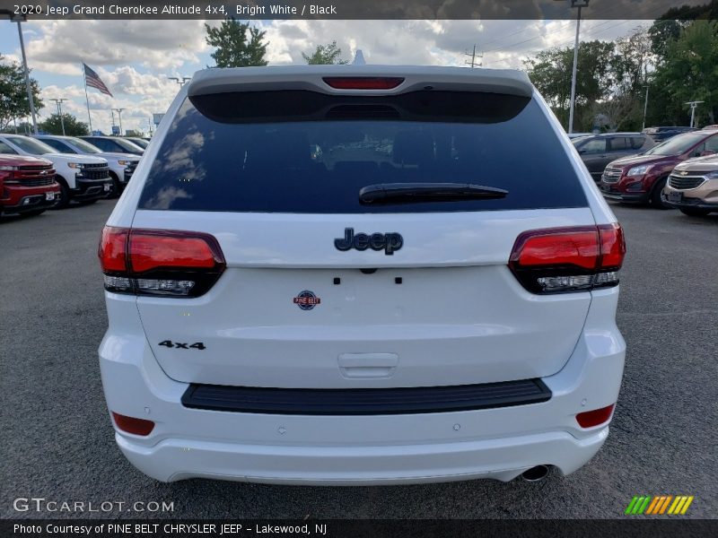 Bright White / Black 2020 Jeep Grand Cherokee Altitude 4x4