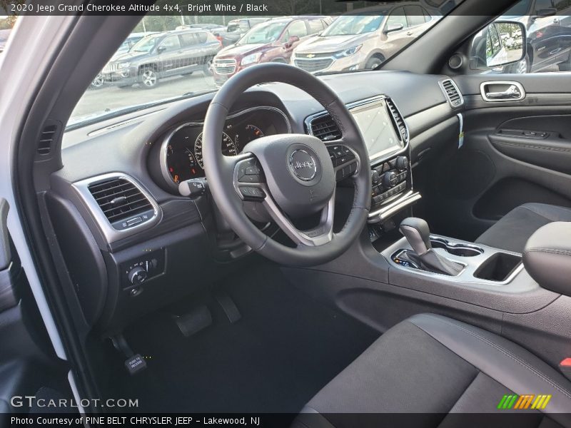 Bright White / Black 2020 Jeep Grand Cherokee Altitude 4x4