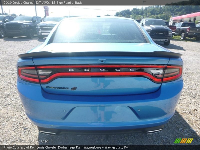 B5 Blue Pearl / Black 2019 Dodge Charger SXT AWD