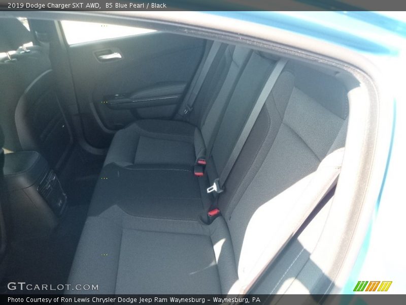 B5 Blue Pearl / Black 2019 Dodge Charger SXT AWD