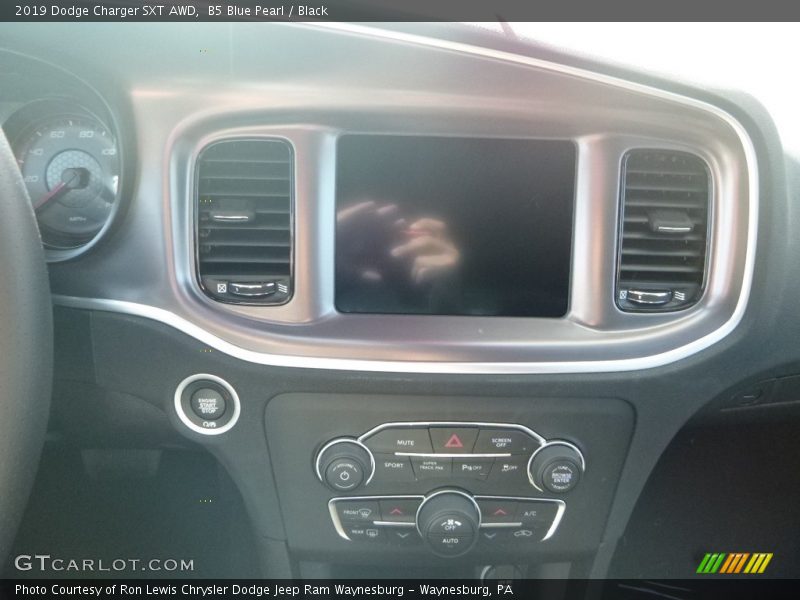 B5 Blue Pearl / Black 2019 Dodge Charger SXT AWD
