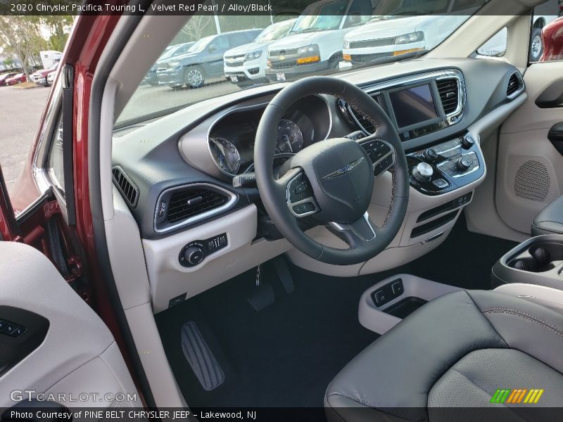 Velvet Red Pearl / Alloy/Black 2020 Chrysler Pacifica Touring L