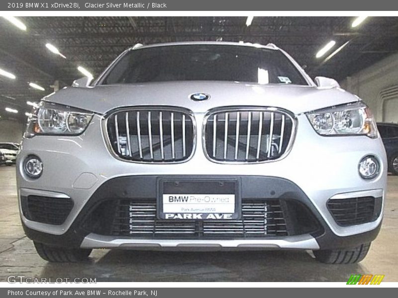 Glacier Silver Metallic / Black 2019 BMW X1 xDrive28i