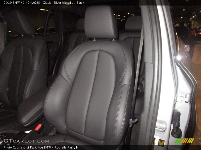 Glacier Silver Metallic / Black 2019 BMW X1 xDrive28i