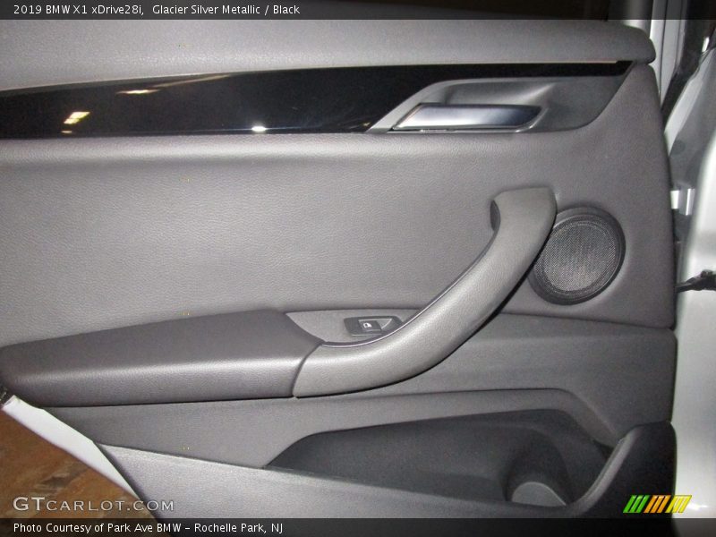 Glacier Silver Metallic / Black 2019 BMW X1 xDrive28i