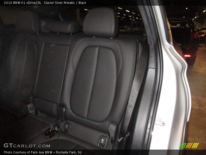 Glacier Silver Metallic / Black 2019 BMW X1 xDrive28i