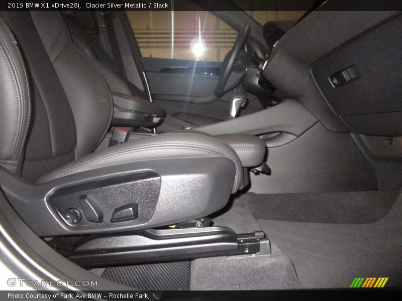 Glacier Silver Metallic / Black 2019 BMW X1 xDrive28i