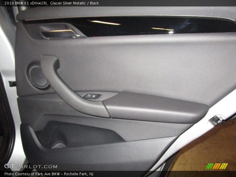 Glacier Silver Metallic / Black 2019 BMW X1 xDrive28i