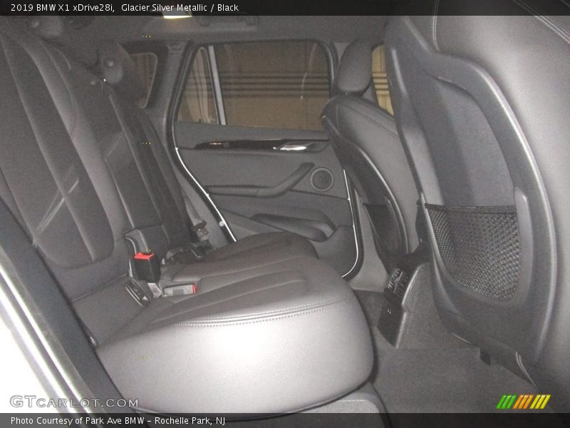 Glacier Silver Metallic / Black 2019 BMW X1 xDrive28i