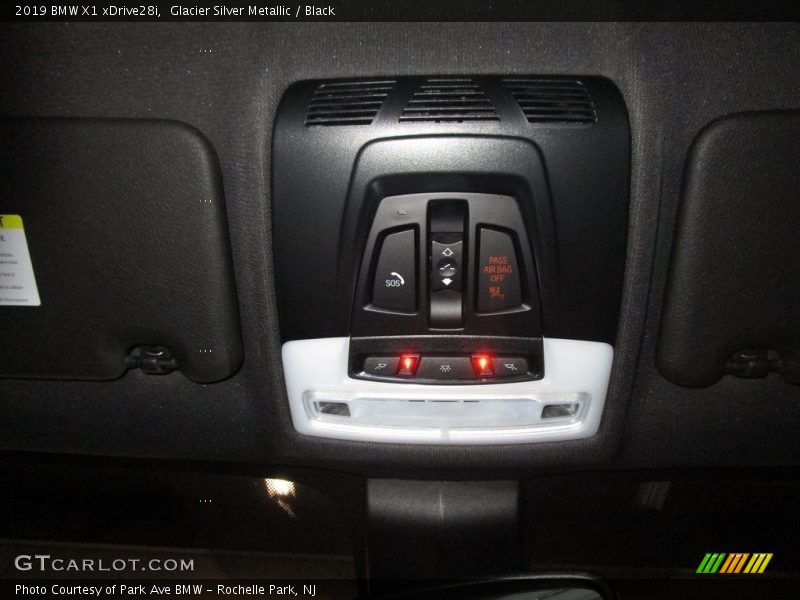 Glacier Silver Metallic / Black 2019 BMW X1 xDrive28i