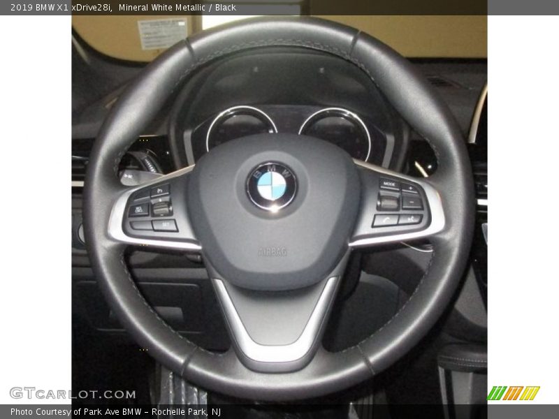 Mineral White Metallic / Black 2019 BMW X1 xDrive28i