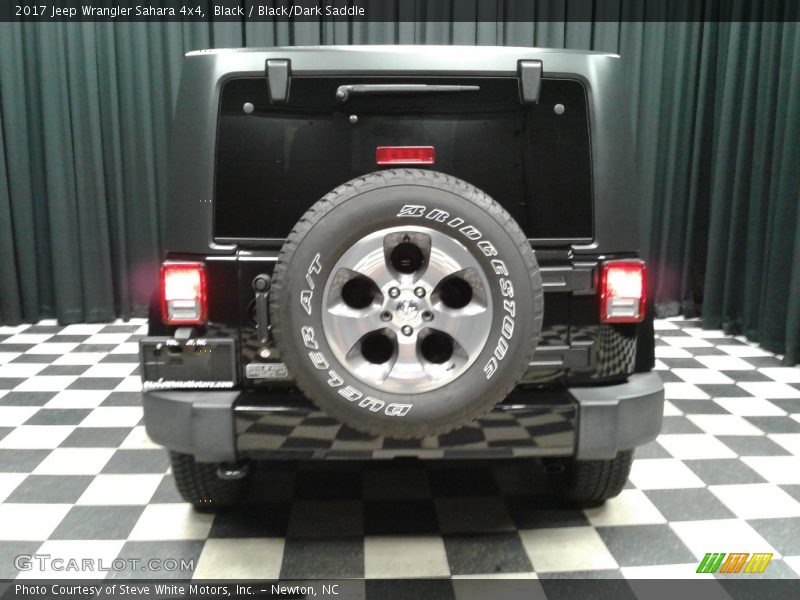Black / Black/Dark Saddle 2017 Jeep Wrangler Sahara 4x4