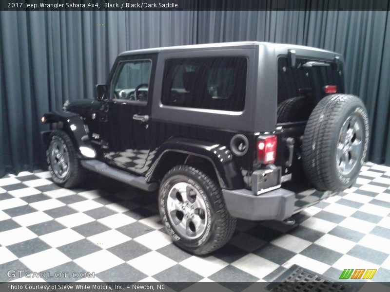 Black / Black/Dark Saddle 2017 Jeep Wrangler Sahara 4x4