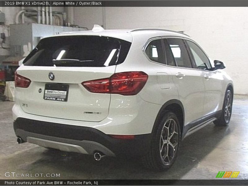 Alpine White / Oyster/Black 2019 BMW X1 xDrive28i