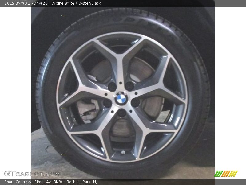 Alpine White / Oyster/Black 2019 BMW X1 xDrive28i