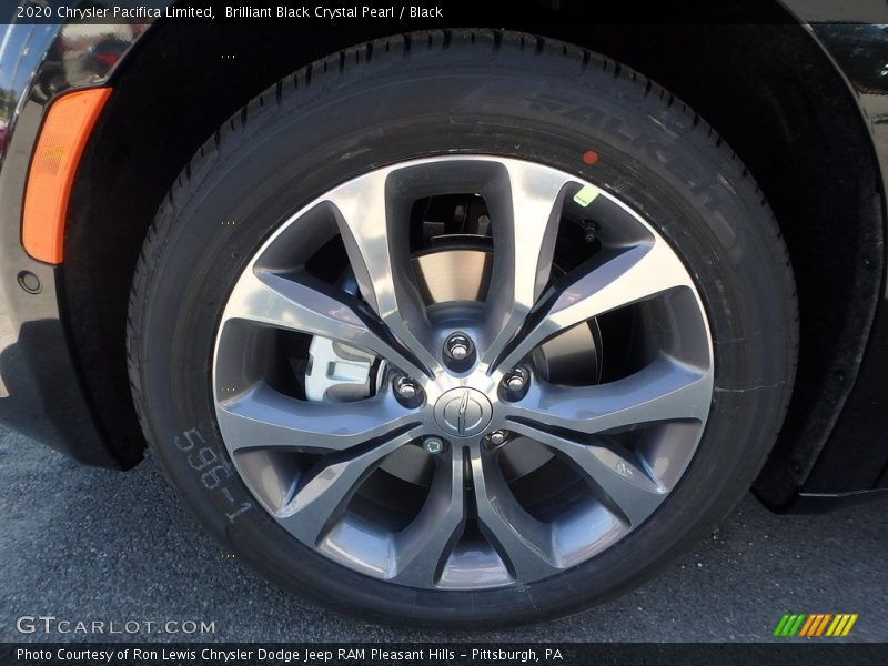 Brilliant Black Crystal Pearl / Black 2020 Chrysler Pacifica Limited
