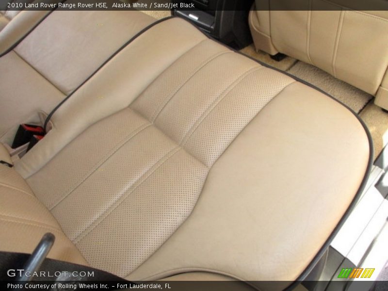 Alaska White / Sand/Jet Black 2010 Land Rover Range Rover HSE