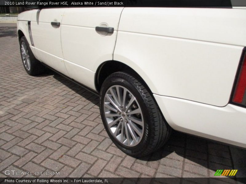 Alaska White / Sand/Jet Black 2010 Land Rover Range Rover HSE