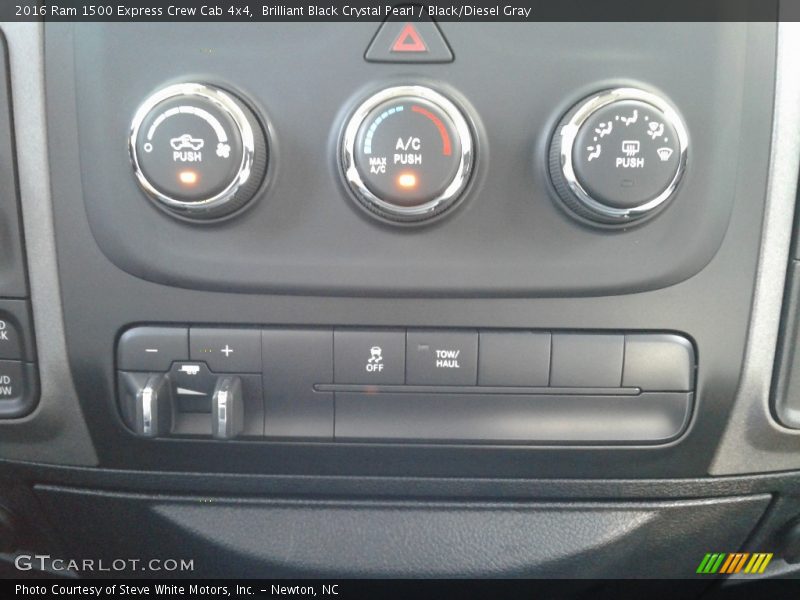 Brilliant Black Crystal Pearl / Black/Diesel Gray 2016 Ram 1500 Express Crew Cab 4x4
