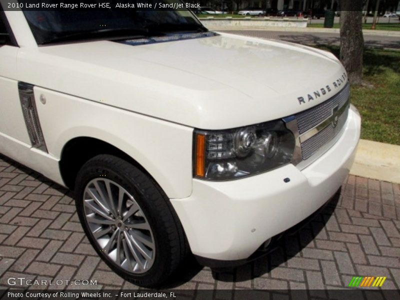 Alaska White / Sand/Jet Black 2010 Land Rover Range Rover HSE