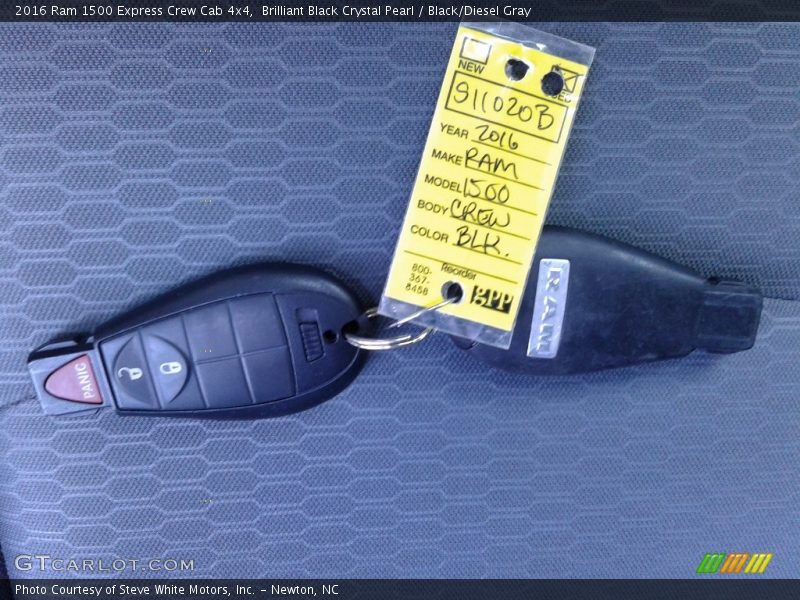 Brilliant Black Crystal Pearl / Black/Diesel Gray 2016 Ram 1500 Express Crew Cab 4x4