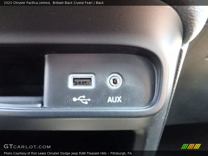 Brilliant Black Crystal Pearl / Black 2020 Chrysler Pacifica Limited