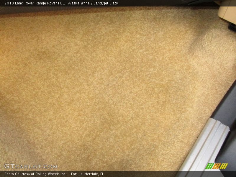 Alaska White / Sand/Jet Black 2010 Land Rover Range Rover HSE