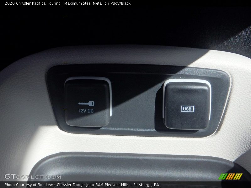 Maximum Steel Metallic / Alloy/Black 2020 Chrysler Pacifica Touring