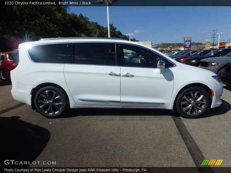 Bright White / Black 2020 Chrysler Pacifica Limited