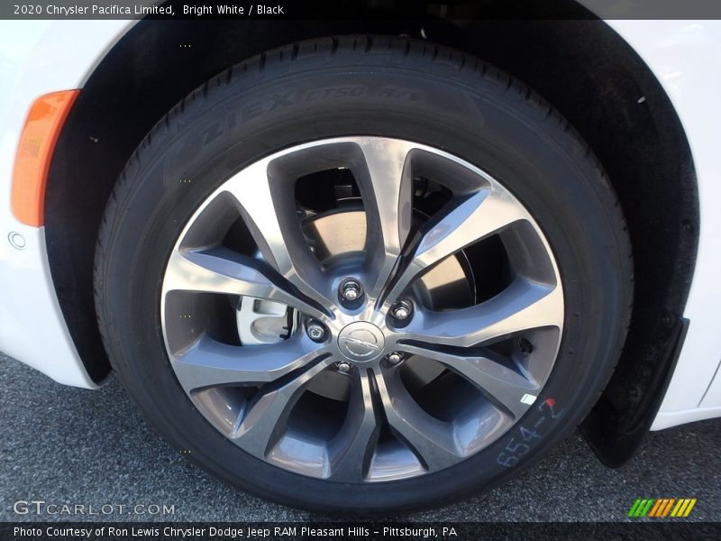 Bright White / Black 2020 Chrysler Pacifica Limited