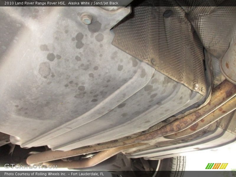 Undercarriage of 2010 Range Rover HSE