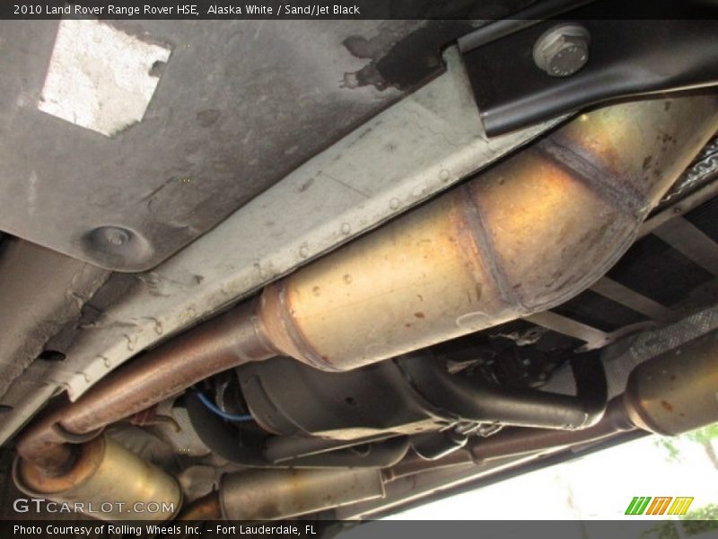 Undercarriage of 2010 Range Rover HSE