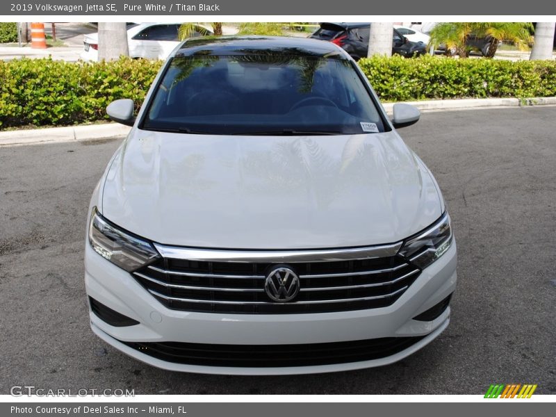 Pure White / Titan Black 2019 Volkswagen Jetta SE