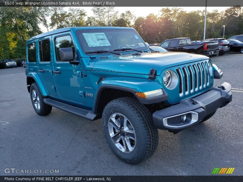 Front 3/4 View of 2020 Wrangler Unlimited Sahara 4x4