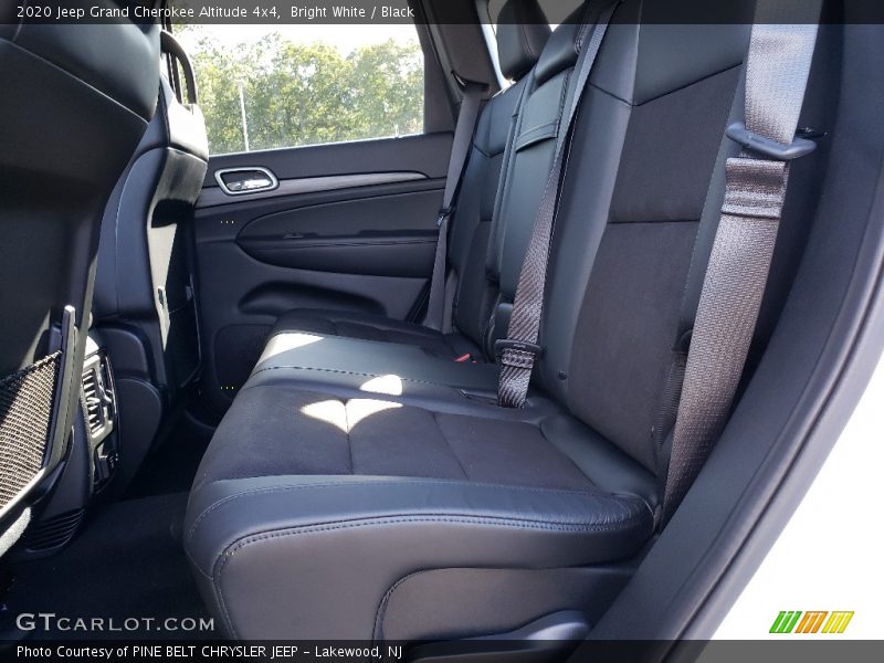 Bright White / Black 2020 Jeep Grand Cherokee Altitude 4x4