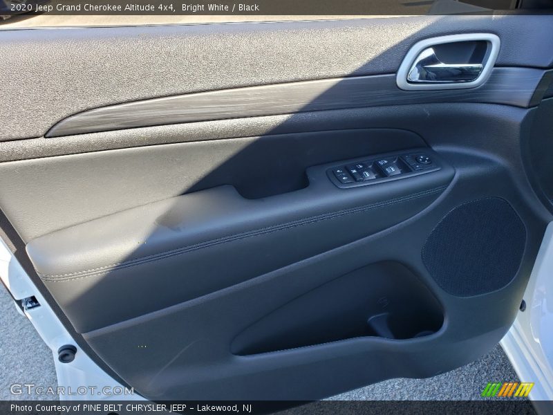Bright White / Black 2020 Jeep Grand Cherokee Altitude 4x4