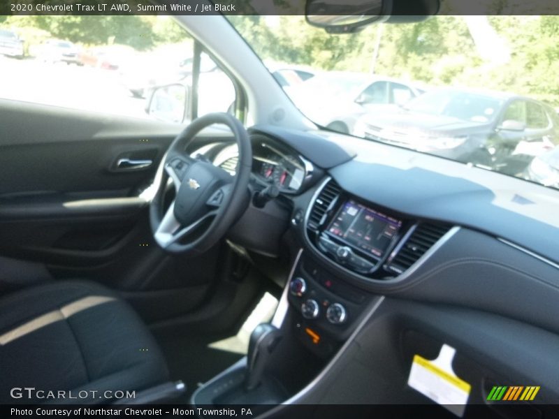 Summit White / Jet Black 2020 Chevrolet Trax LT AWD