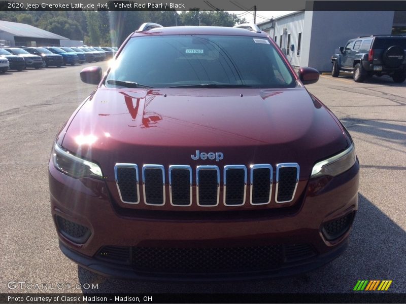 Velvet Red Pearl / Black 2020 Jeep Cherokee Latitude 4x4