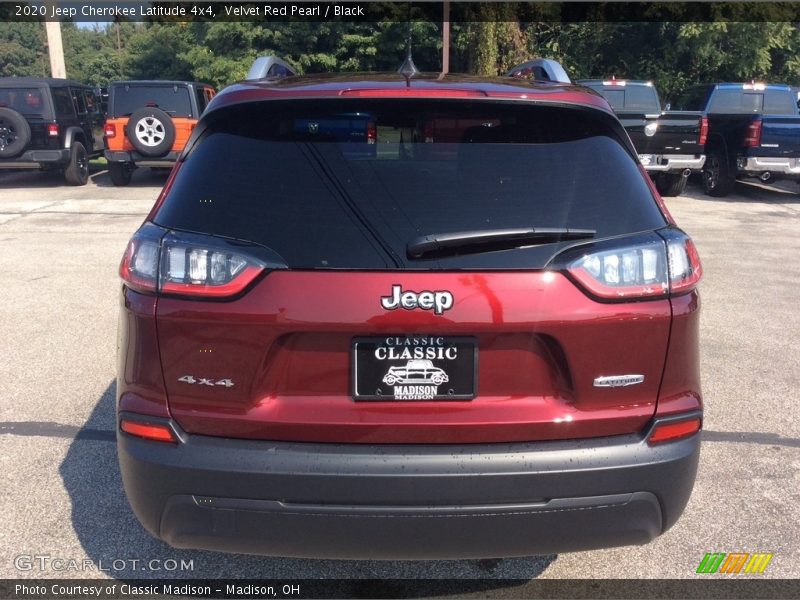 Velvet Red Pearl / Black 2020 Jeep Cherokee Latitude 4x4