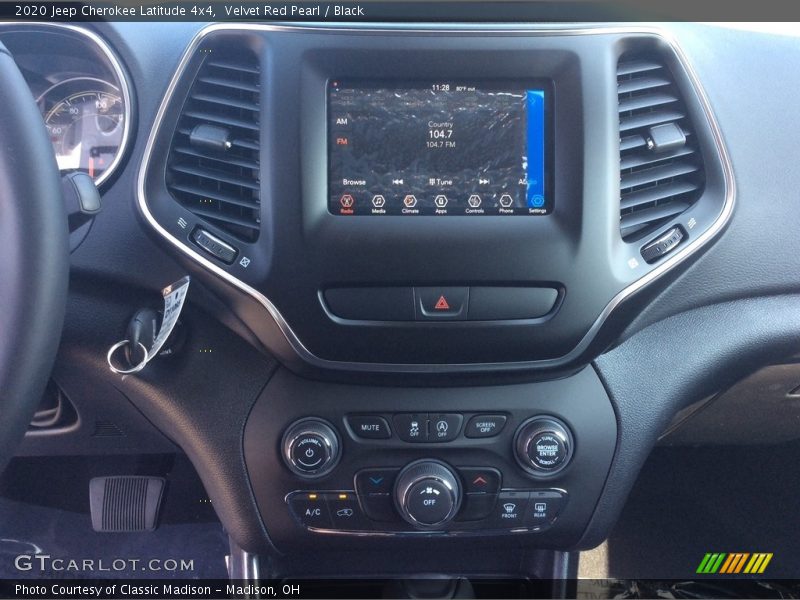 Velvet Red Pearl / Black 2020 Jeep Cherokee Latitude 4x4