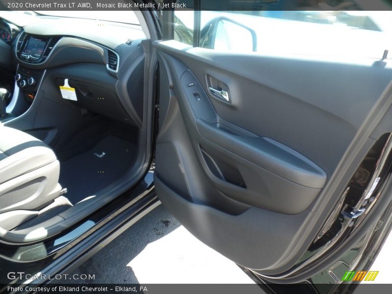 Mosaic Black Metallic / Jet Black 2020 Chevrolet Trax LT AWD