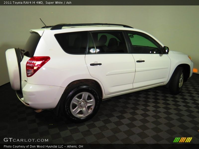 Super White / Ash 2011 Toyota RAV4 I4 4WD