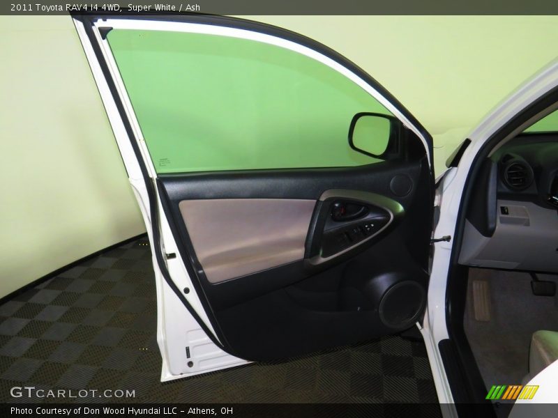 Super White / Ash 2011 Toyota RAV4 I4 4WD