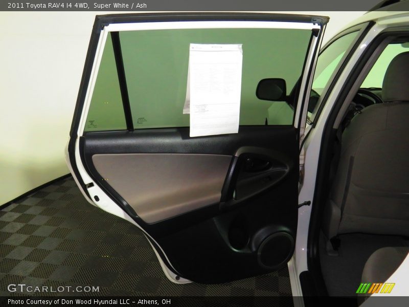 Super White / Ash 2011 Toyota RAV4 I4 4WD