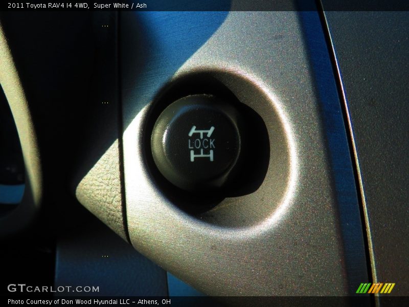 Super White / Ash 2011 Toyota RAV4 I4 4WD