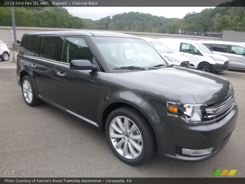 Front 3/4 View of 2019 Flex SEL AWD