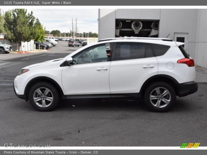 Super White / Black 2015 Toyota RAV4 XLE